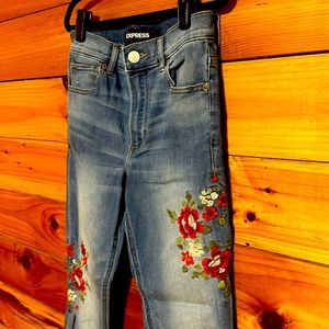 Express jeans size 25 floral embroidered stretchy skinny